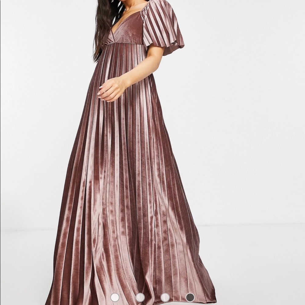 ASOS Pleated Velvet Maxi Dress in Dusty Rose - Picture 3 of 7
